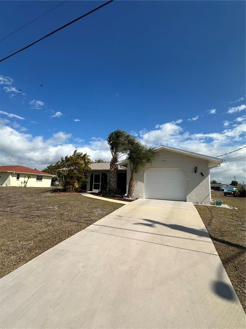 1321 Washington Dr, ENGLEWOOD, FL, 34224-4639 | Card Image