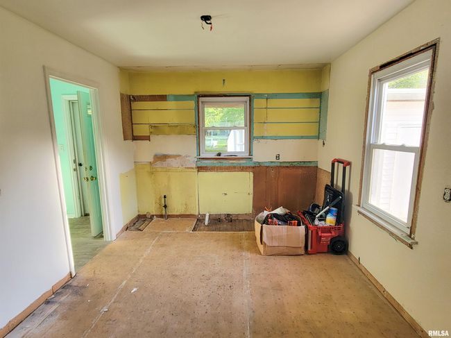 225 Hickory St, House other with 2 bedrooms, 1 bathrooms and null parking in Flora IL | Image 13