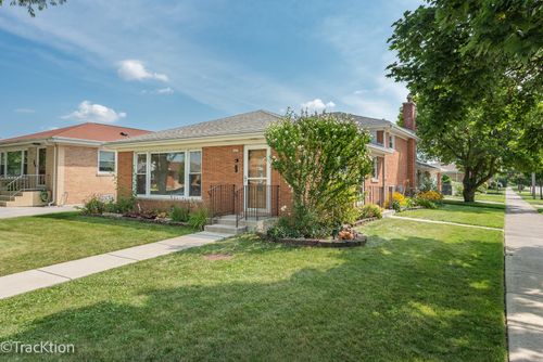 8605 N Merrill St, Niles, IL, 60714-1920 | Card Image