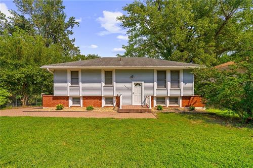 1833 N York St, Independence, MO, 64058-1331 | Card Image