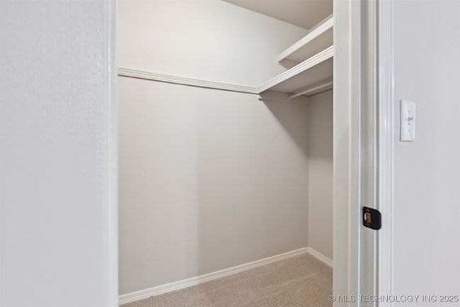 Master has a large walk-in closet | Image 21