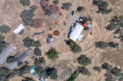 45682 Columbine Ln, Yokuts Valley, CA, 93675-9617 | Card Image