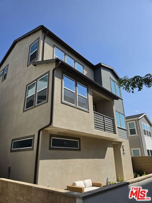 426 Lobata, Irvine, CA, 92618-5959 | Card Image