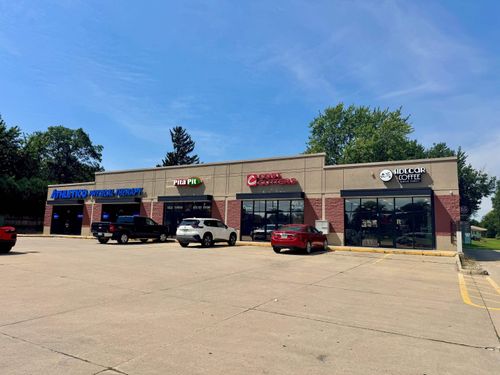 1704 W 1st Street, Cedar Falls, IA, 50613 | Card Image