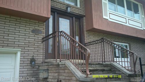 9531 W Outer Dr, Detroit, MI, 48223-1214 | Card Image