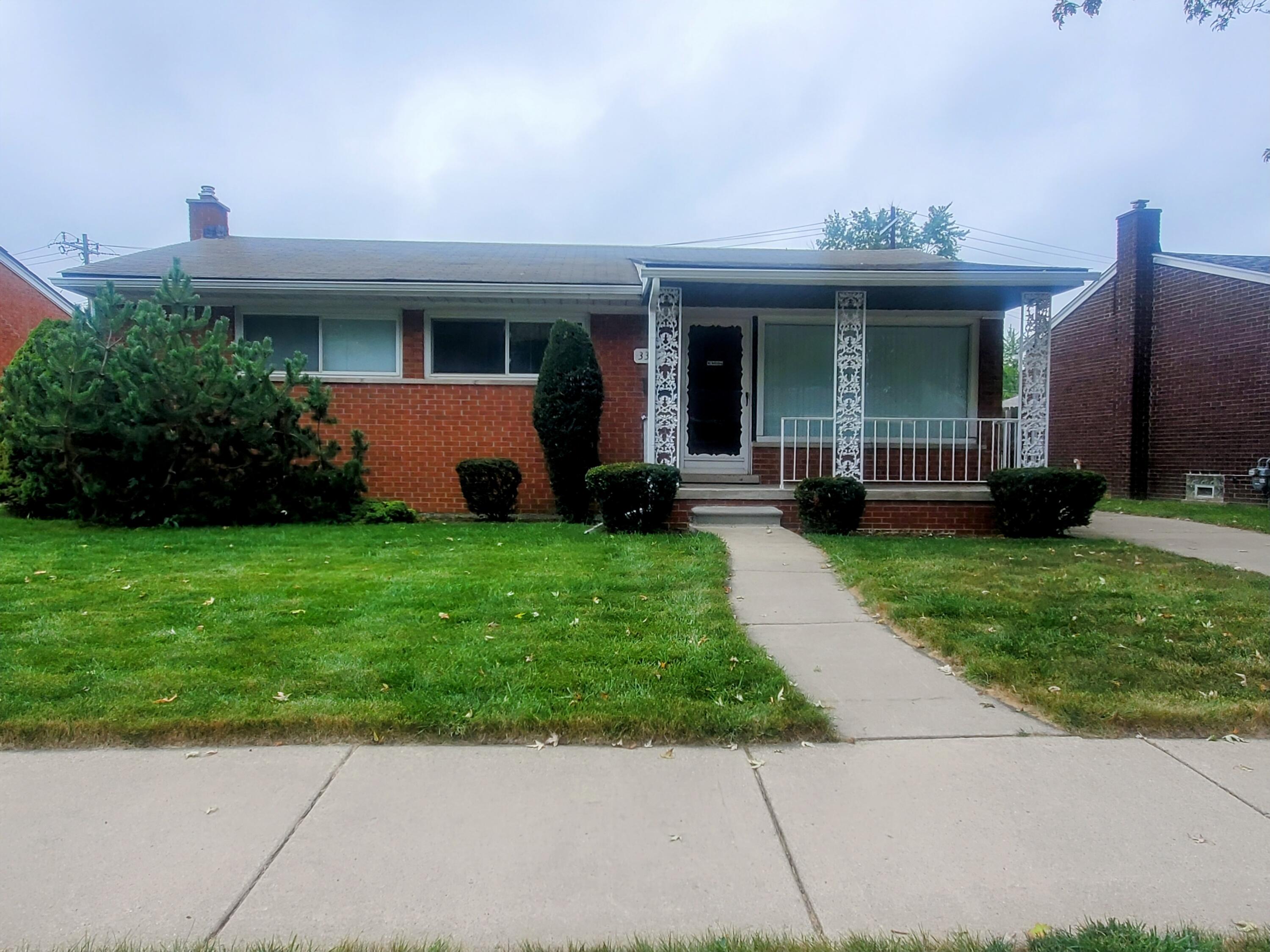 Melwood Dr, Melvindale, MI 48122