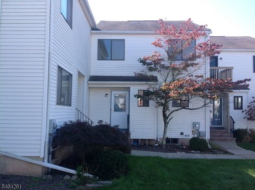 12 Pear Ct, Flemington, NJ, 08822-2051 | Card Image