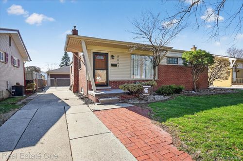 8062 Campbell St, Taylor, MI, 48180-2555 | Card Image