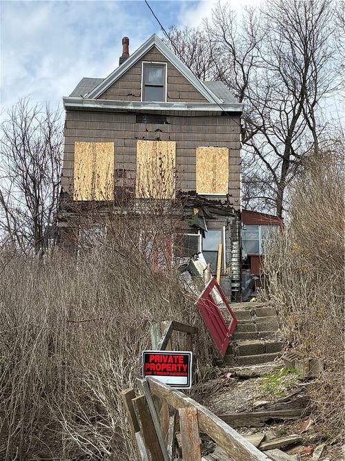 2794 Mount Troy Rd, Pittsburgh, PA, 15212-1222 | Card Image