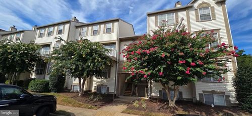 301-9262 Cardinal Forest Ln, LORTON, VA, 22079-2861 | Card Image