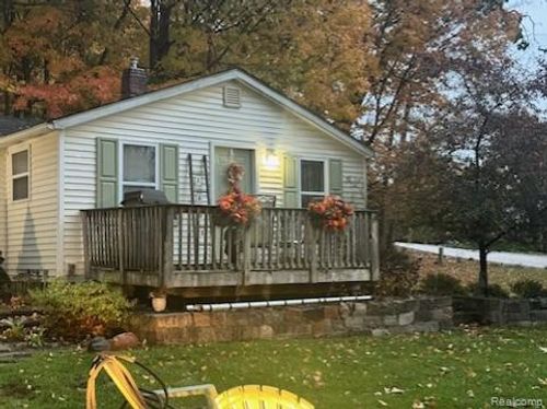 1401 Granger Rd, Ortonville, MI, 48462-9149 | Card Image