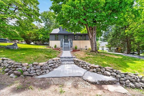 584 Shore Drive, New Windsor, NY, 12553 | Card Image