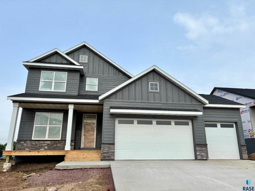 2616 S Copper Creek Ave, Sioux Falls, SD, 57110 | Card Image