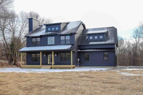 8 James Ct, Port Jervis, NY, 12771-3143 | Card Image