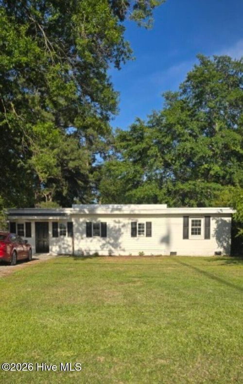302 Pete Jones Dr, Richlands, NC, 28574-8180 | Card Image
