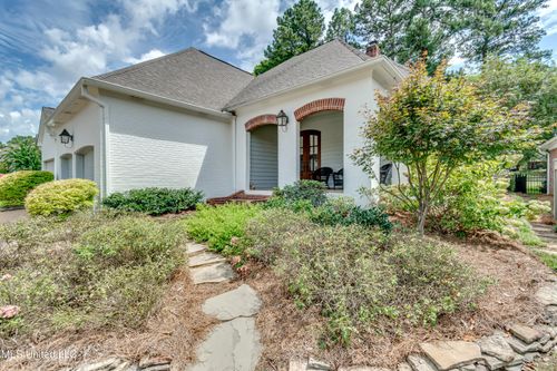 887 N Deerfield Dr, Canton, MS, 39046-9286 | Card Image
