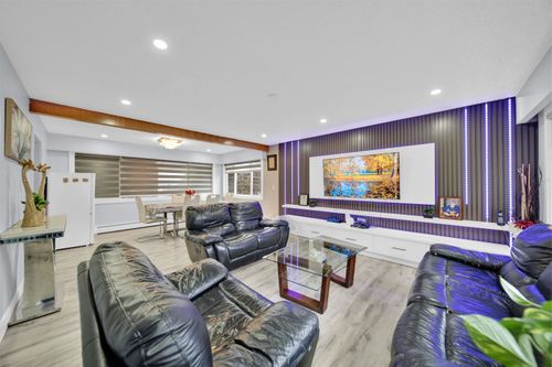 11465 139a St, Surrey, BC, V3R3E9 | Card Image