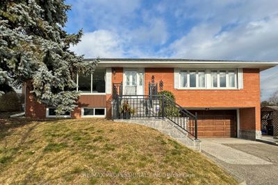 2 Badger Dr, House other with 3 bedrooms, 2 bathrooms and 4 parking in Etobicoke ON | Image 2