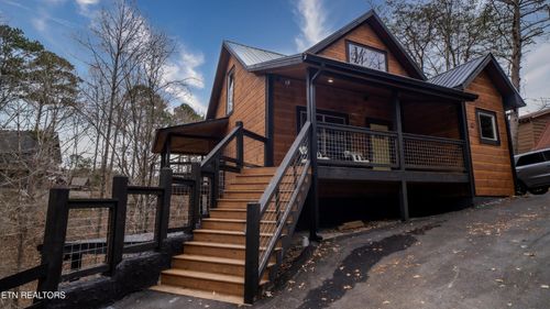 233 Cherokee Path Way, Sevierville, TN, 37876-1642 | Card Image