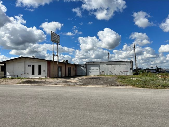 109 S Sun Ave, Home with 0 bedrooms, 0 bathrooms and null parking in Freer TX | Image 7