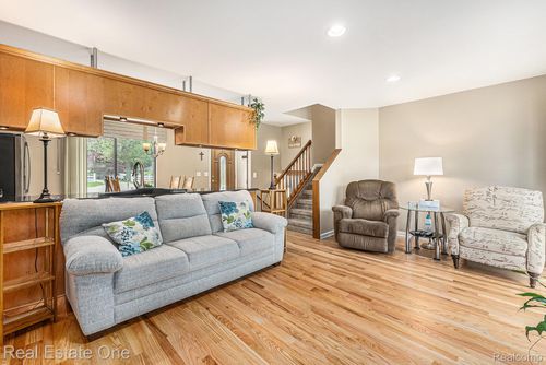 3714 Donley Ave, Rochester Hills, MI, 48309-4123 | Card Image