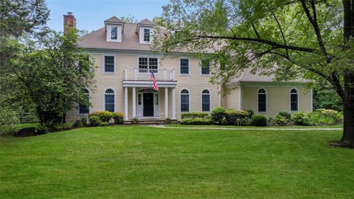 4 Hidden Valley Way, Bedford, NY, 10506-2018 | Card Image