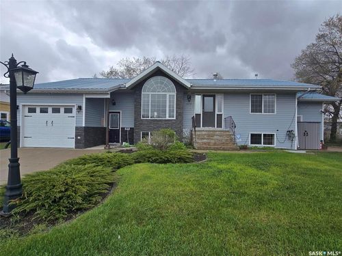 1010 Desmond St, Grenfell, SK, S0G2B0 | Card Image