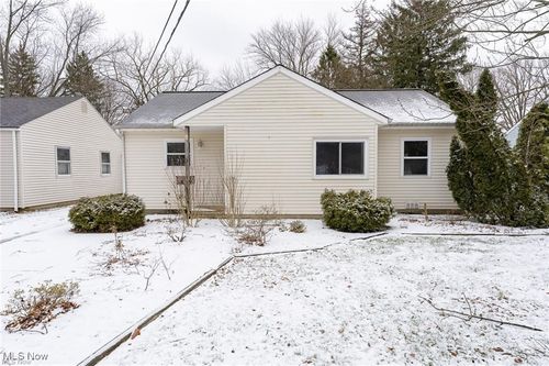 5649 Burns Rd, North Olmsted, OH, 44070-4219 | Card Image