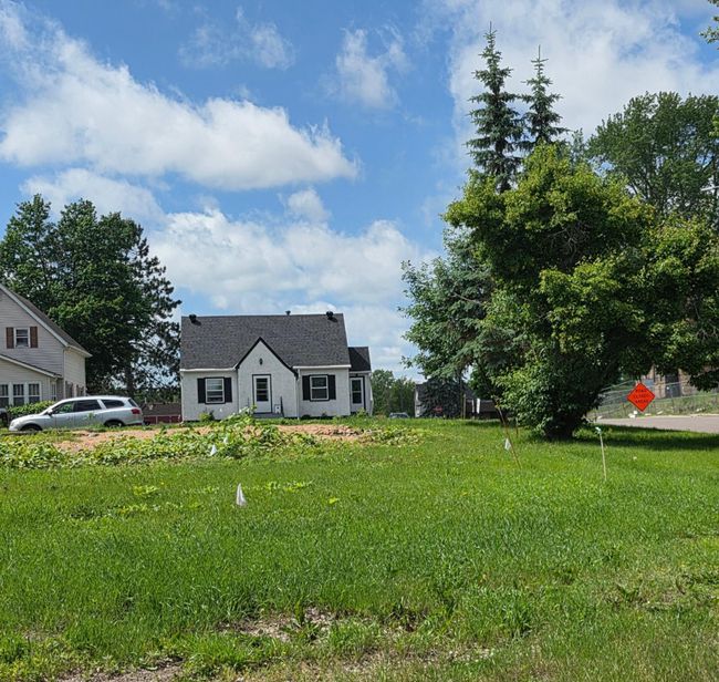 Large corner lot in the town of Sandstone | Image 6