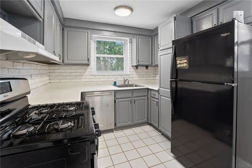 3341 Recker Dr, Pittsburgh, PA, 15227-4247 | Card Image