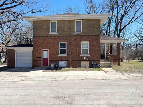 5 Willow Dr, Mason City, IA, 50401-4153 | Card Image