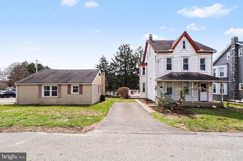 345 E Walnut St, MARIETTA, PA, 17547-1613 | Card Image