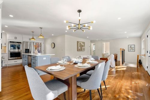 10 High St, Salisbury, MA, 01952-1412 | Card Image