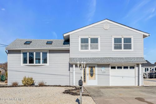 109 Englewood Ave, Barnegat, NJ, 08005-2902 | Card Image