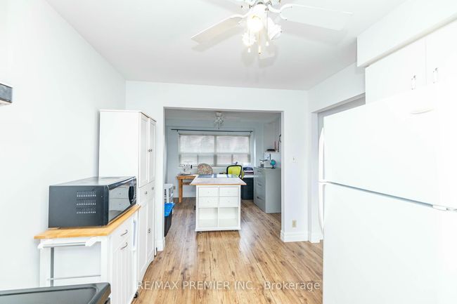 43 - 21a Thistle Down Blvd, Condo with 3 bedrooms, 3 bathrooms and 1 parking in Toronto ON | Image 21