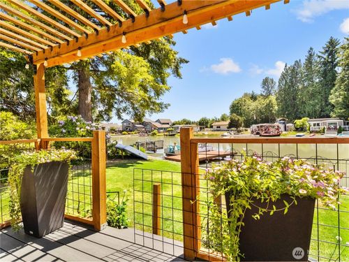 800 Se Crescent Dr, Shelton, WA, 98584-8664 | Card Image