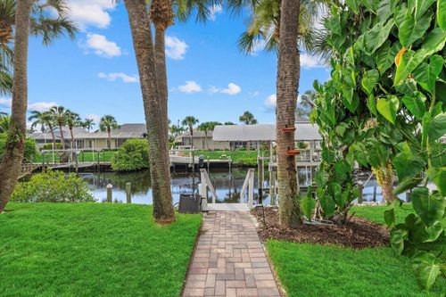 4611 Shark Dr, BRADENTON, FL, 34208-8404 | Card Image