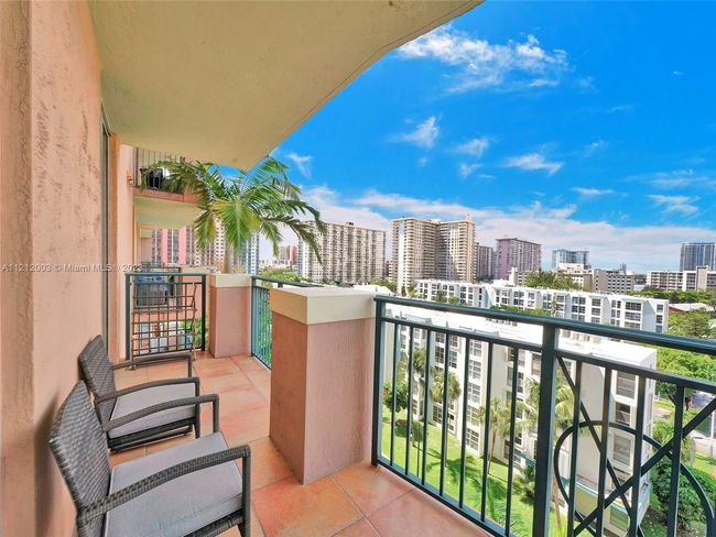 APT-806 - 17555 Atlantic Blvd, Condo with 2 bedrooms, 2 bathrooms and null parking in Sunny Isles Beach FL | Image 13