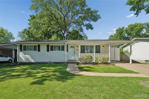 922 Chula Dr, Hazelwood, MO, 63042-1207 | Card Image