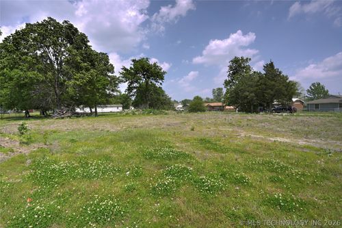 809 Ne 5th St, Wagoner, OK, 74467-3411 | Card Image