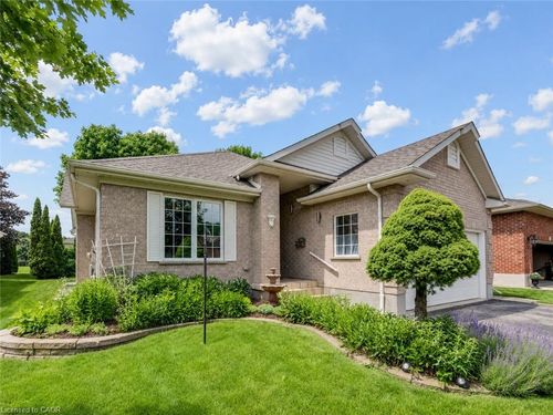 11 Sun Valley Dr, Baden, ON, N3A3P8 | Card Image