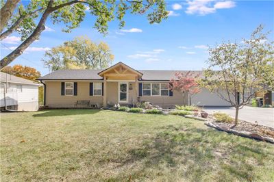 2001 N Lexington Street, House other with 4 bedrooms, 3 bathrooms and null parking in Harrisonville MO | Image 2