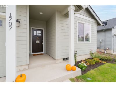 1707 Nw 27 Th Ave, House other with 3 bedrooms, 2 bathrooms and 2 parking in BattleGround WA | Image 2