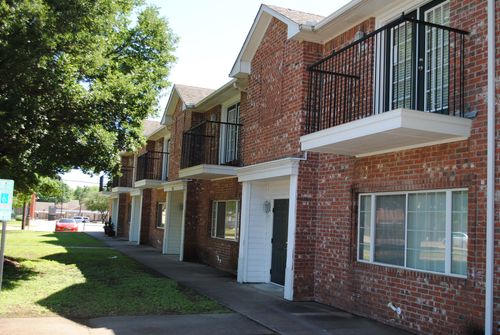 255 N Dallas Ave, Lancaster, TX, 75146-2444 | Card Image