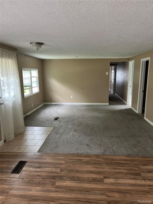 35945 Herman St, Romulus, MI, 48174-3383 | Card Image