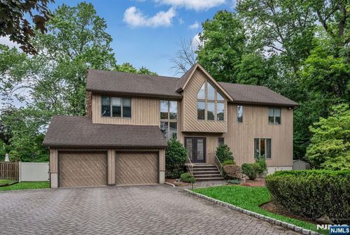 12 Jason Woods Rd, Closter, NJ, 07624-3227 | Card Image