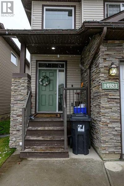 14923 103 St, Townhouse with 3 bedrooms, 3 bathrooms and 2 parking in Grande Prairie AB | Image 2