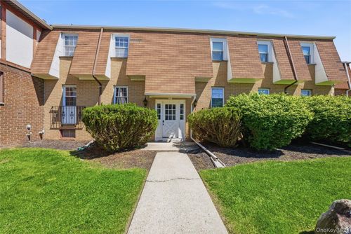 16-21 Weathervane Dr, Washingtonville, NY, 10992-2229 | Card Image