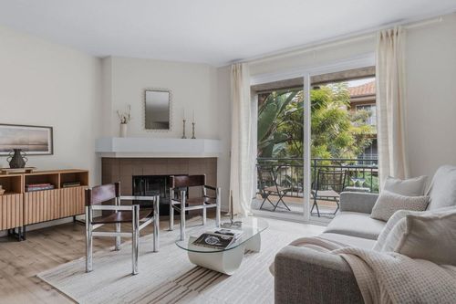 216-2150 Camino De La Reina, San Diego, CA, 92108-5517 | Card Image