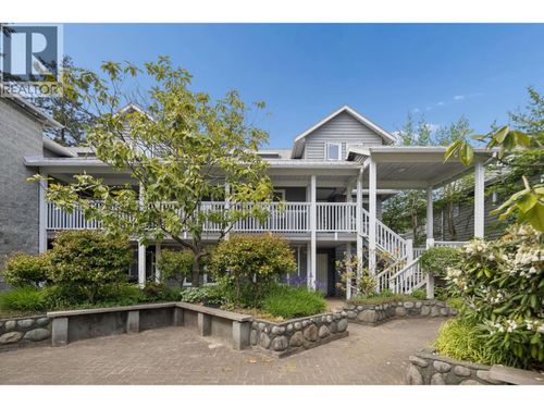207-1518 Bowser Ave, North Vancouver, BC, V7P2Y3 | Card Image